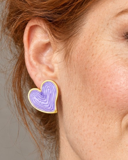 Aretes Dorados Corazón Púrpura Esmaltado