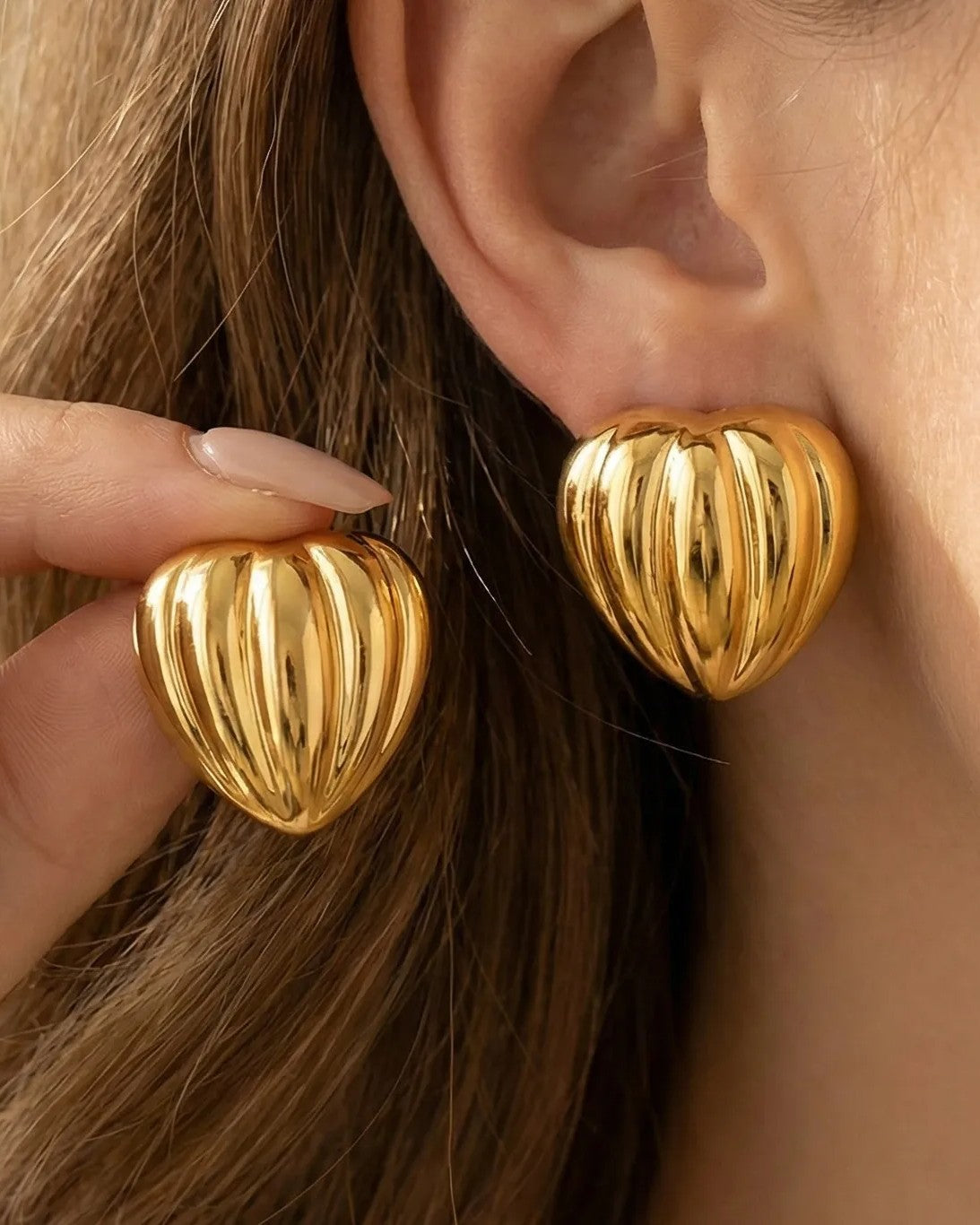 Aretes Dorados Corazón Gajos