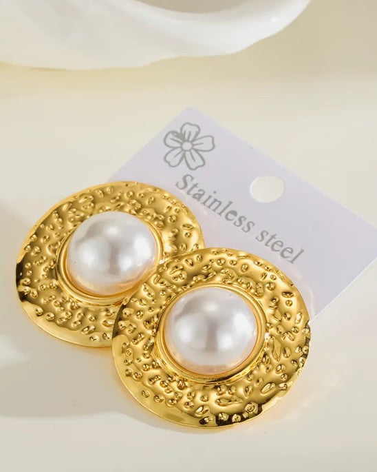 Aretes Dorados Circulares Amartillados Ronda Perla Champagne