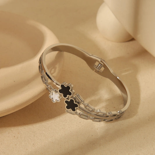 Brazalete Plateado Flores