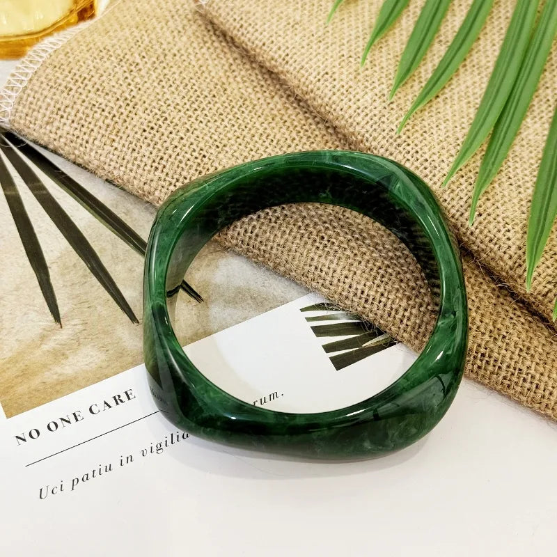 Brazalete Resina Color Verde Obscuro