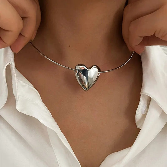 Collar Plateado Gargantilla Corazón