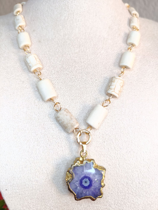 Collar Blanco y Dije Cuarzo Solar Natural