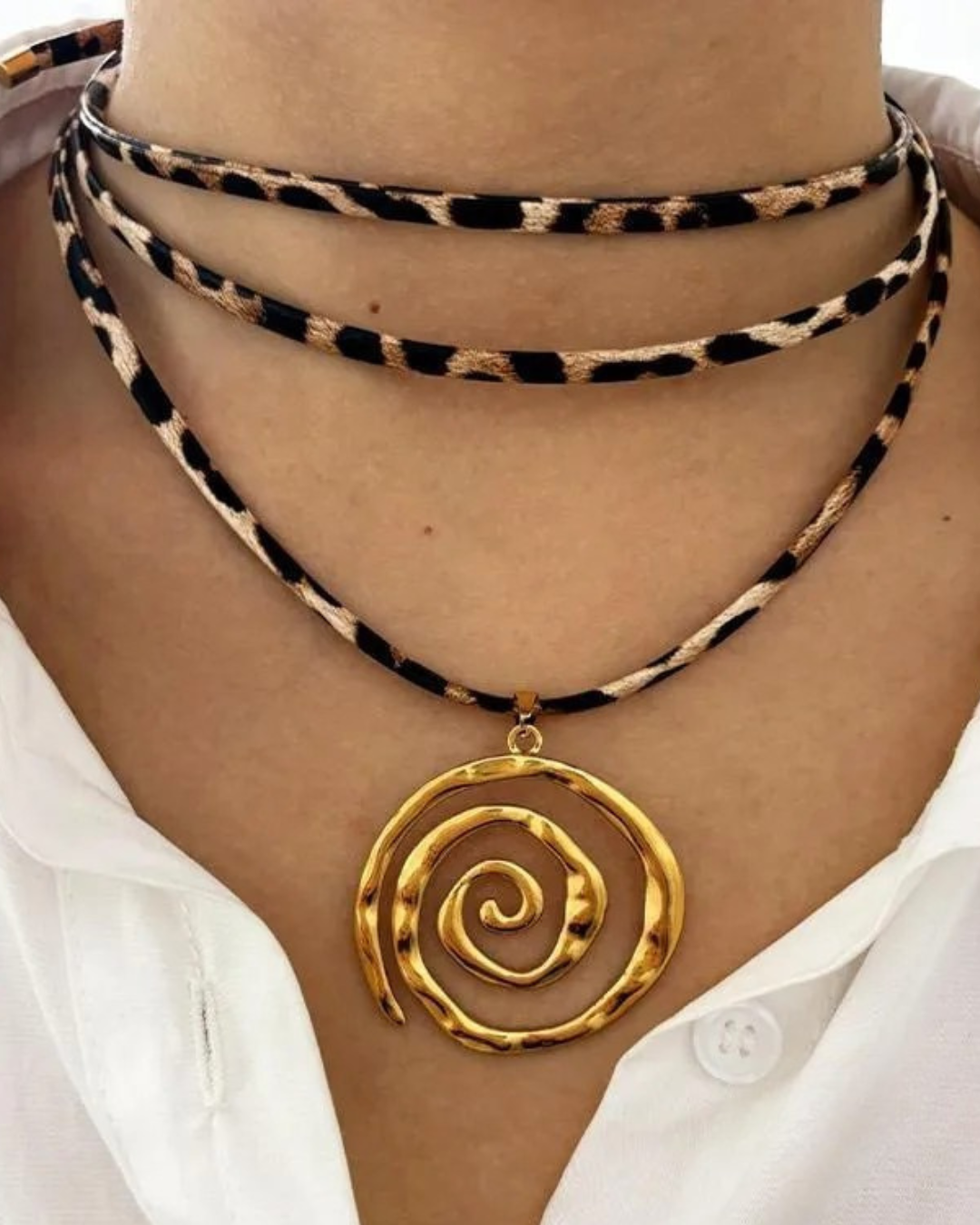 Collar Cuero Animal Print Espiral