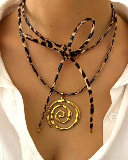 Collar Cuero Animal Print Espiral