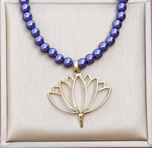 Collar Perlas Moradas Dije Flor de Loto
