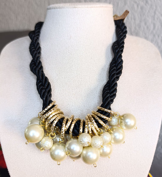Collar Cordón Seda Dijes Perlas