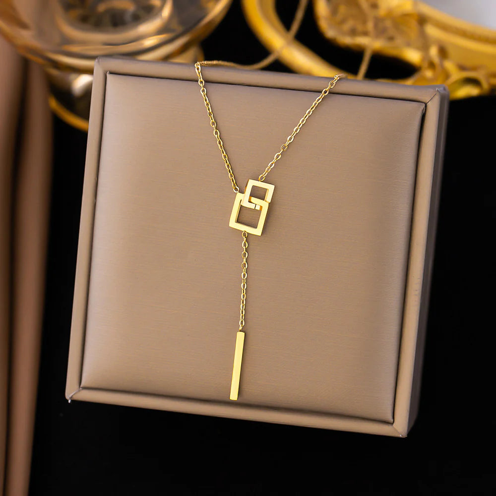 Collar Dorado Cuadros y Tira