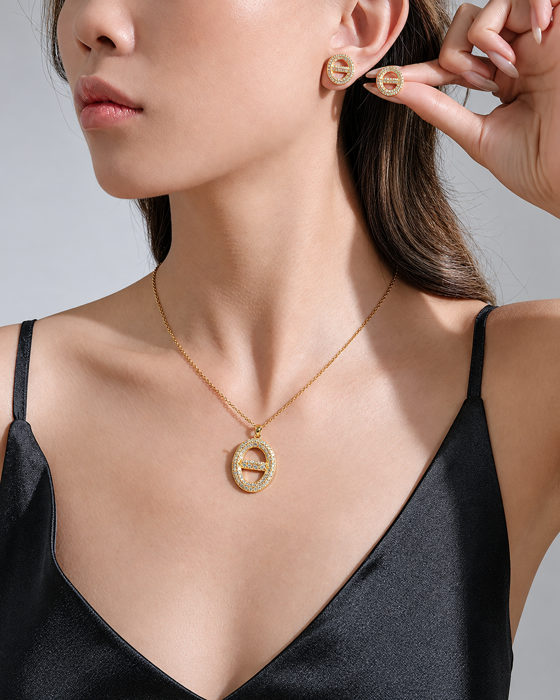 Collar Cadena Dorada Dior Dije y Aretes
