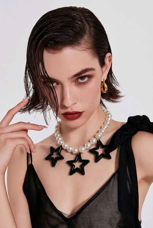 Collar Cuentas Perlas Dijes Estrellas Negras