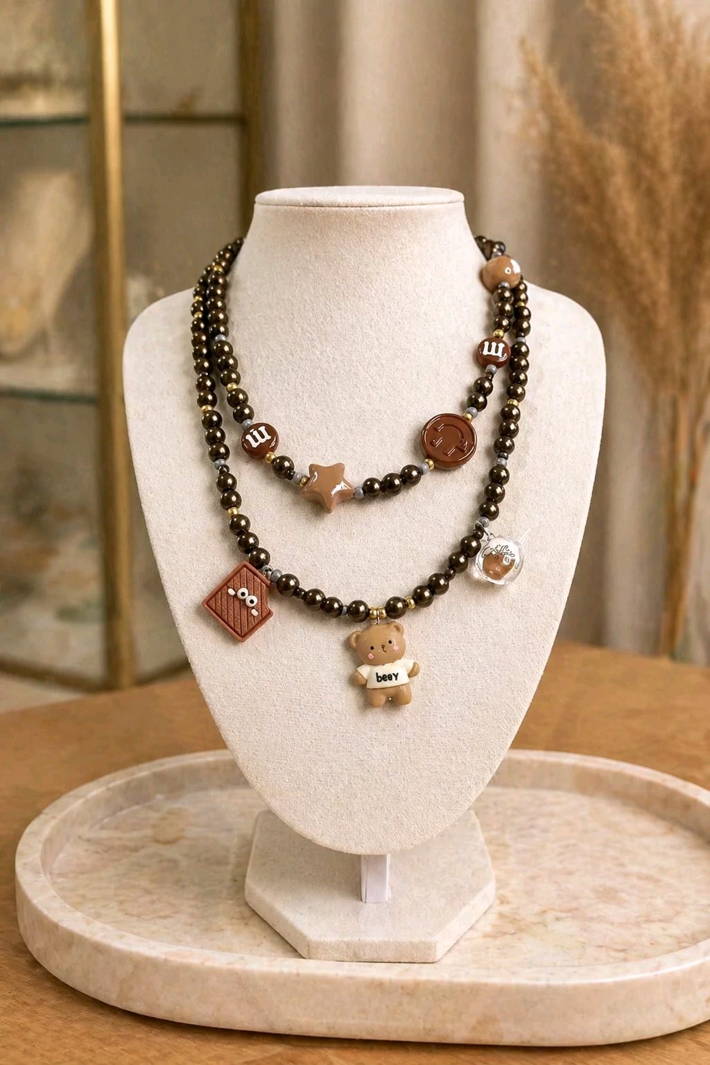 Collar Doble Cuencas Perlas Cafés Dijes m&m´s