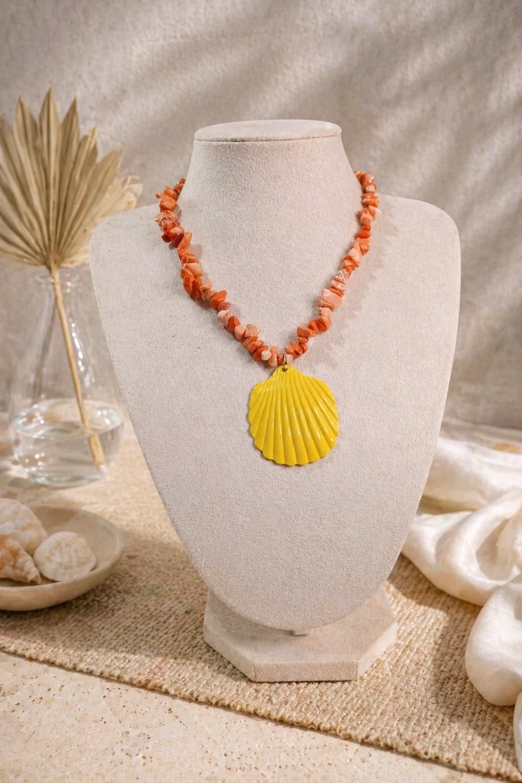 Collar Lajas Naranjas Dije Concha Amarilla