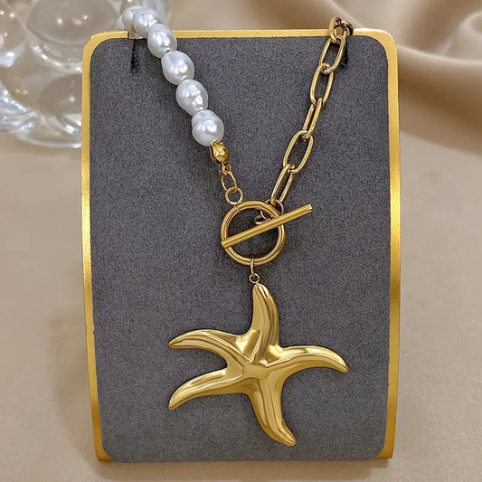 Collar Mitad Cuencas Perlas Blanca y Mitad Cadena Dorada Dije Estrella Mar