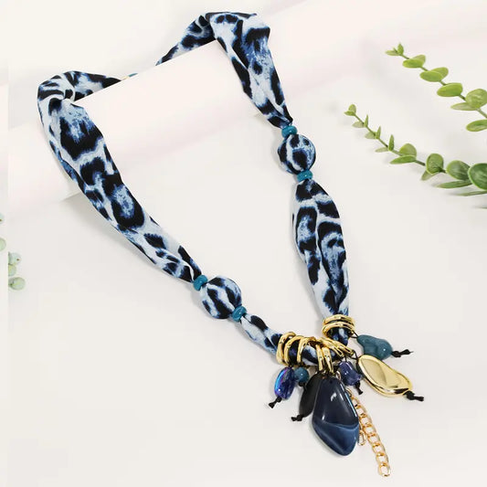Collar Paliacate Tonos Azules Dijes Varios