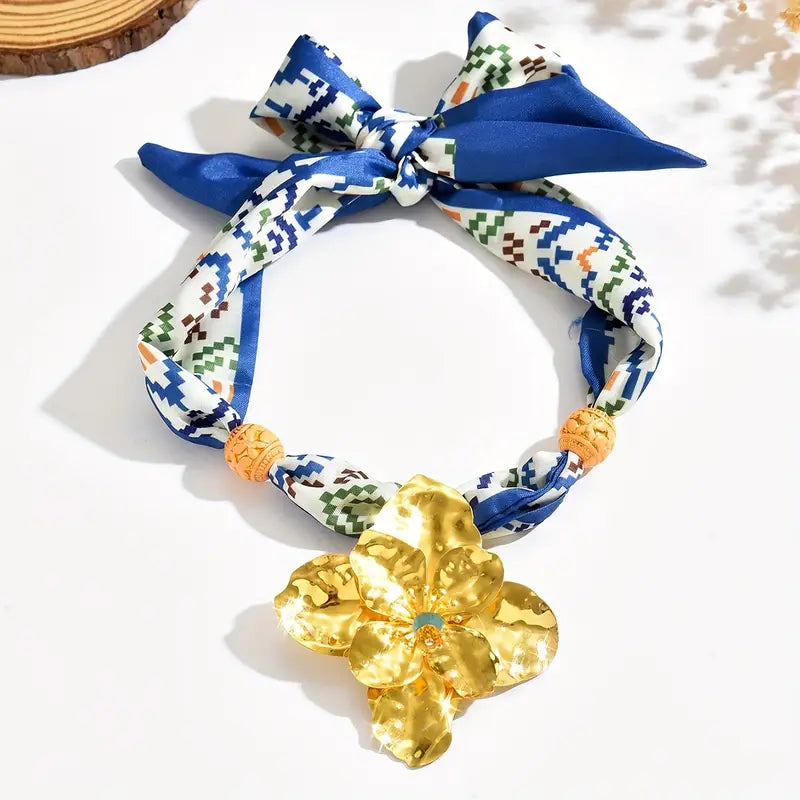 Collar Paliacate Dije Flor Dorada