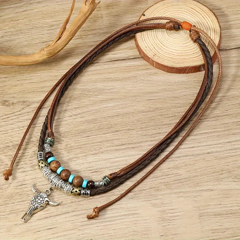 Collar Boho con Hilo y Dije Cabeza Toro