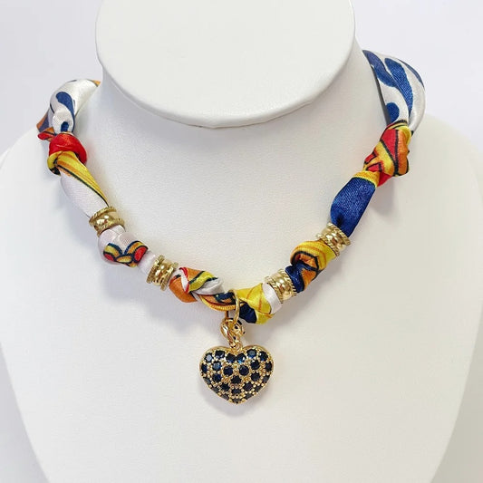 Collar Paliacate Multicolor Dije Corazón Azul y Dorado