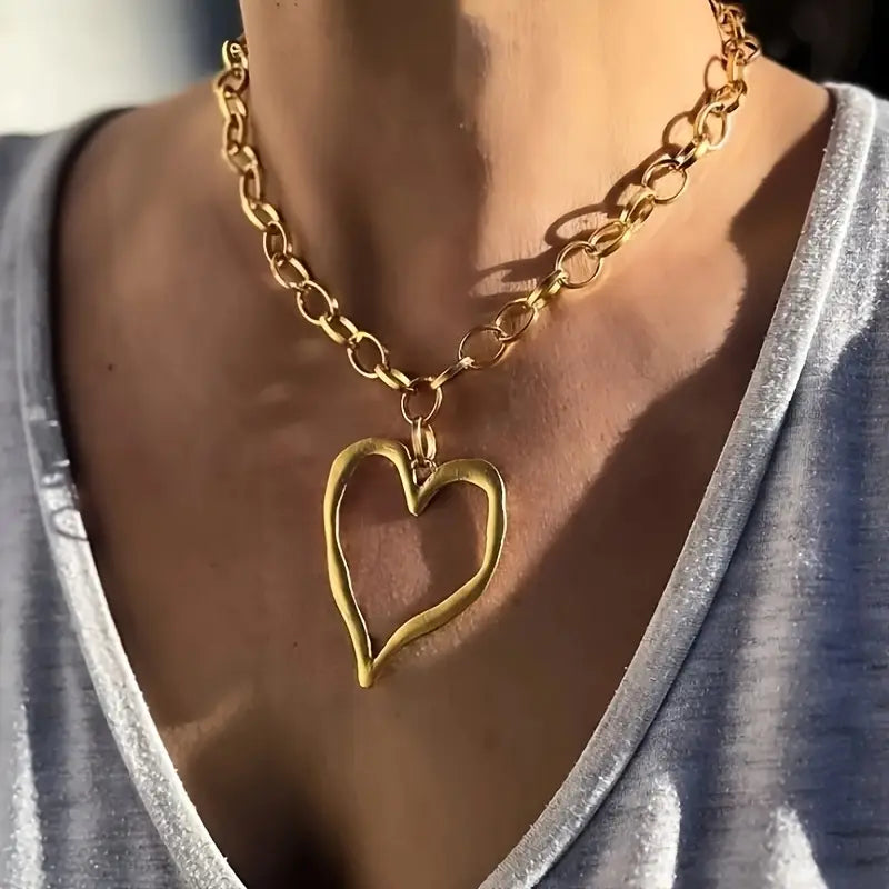 Collar Dorado Cadena Eslabones Dije Corazón Hueco