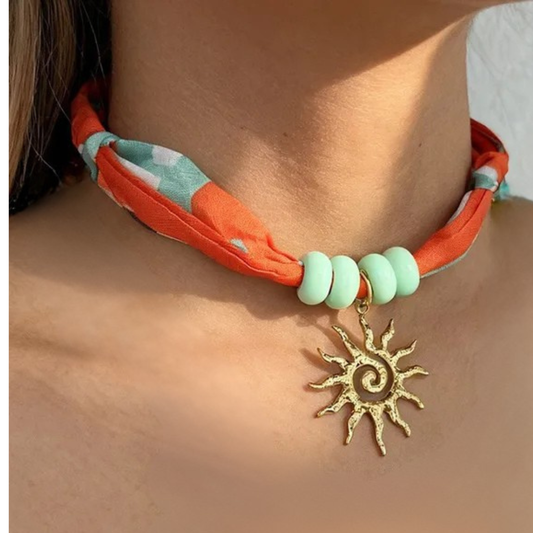 Collar Paliacate Dije Sol Dorado