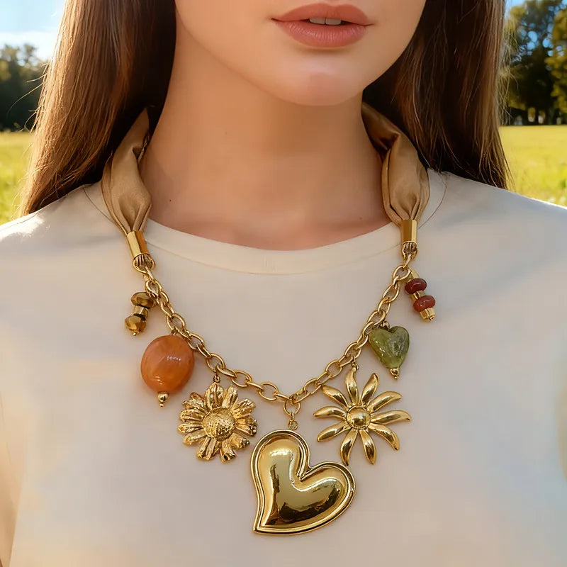 Collar Largo Tela y Cadena Dijes Varios Corazones y Soles