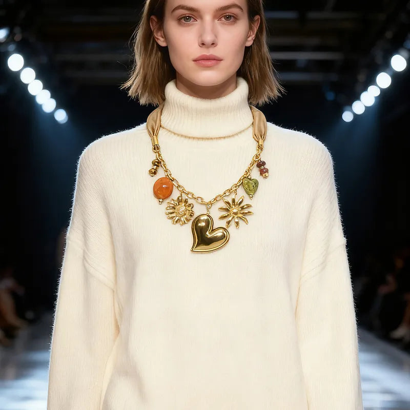 Collar Largo Tela y Cadena Dijes Varios Corazones y Soles