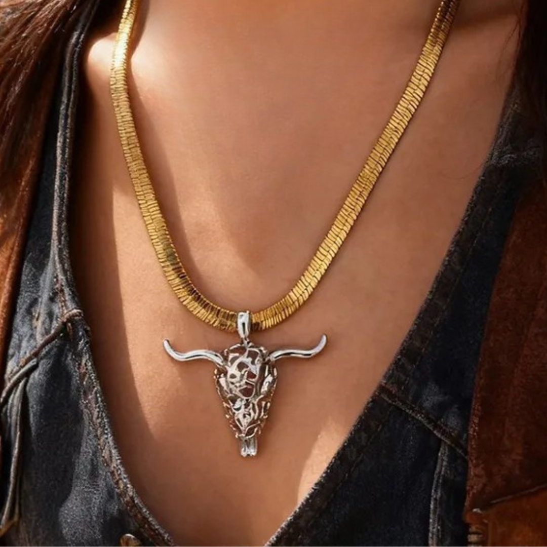 Collar Cadena Tipo Serpiente Dorada Dije Toro Plateado