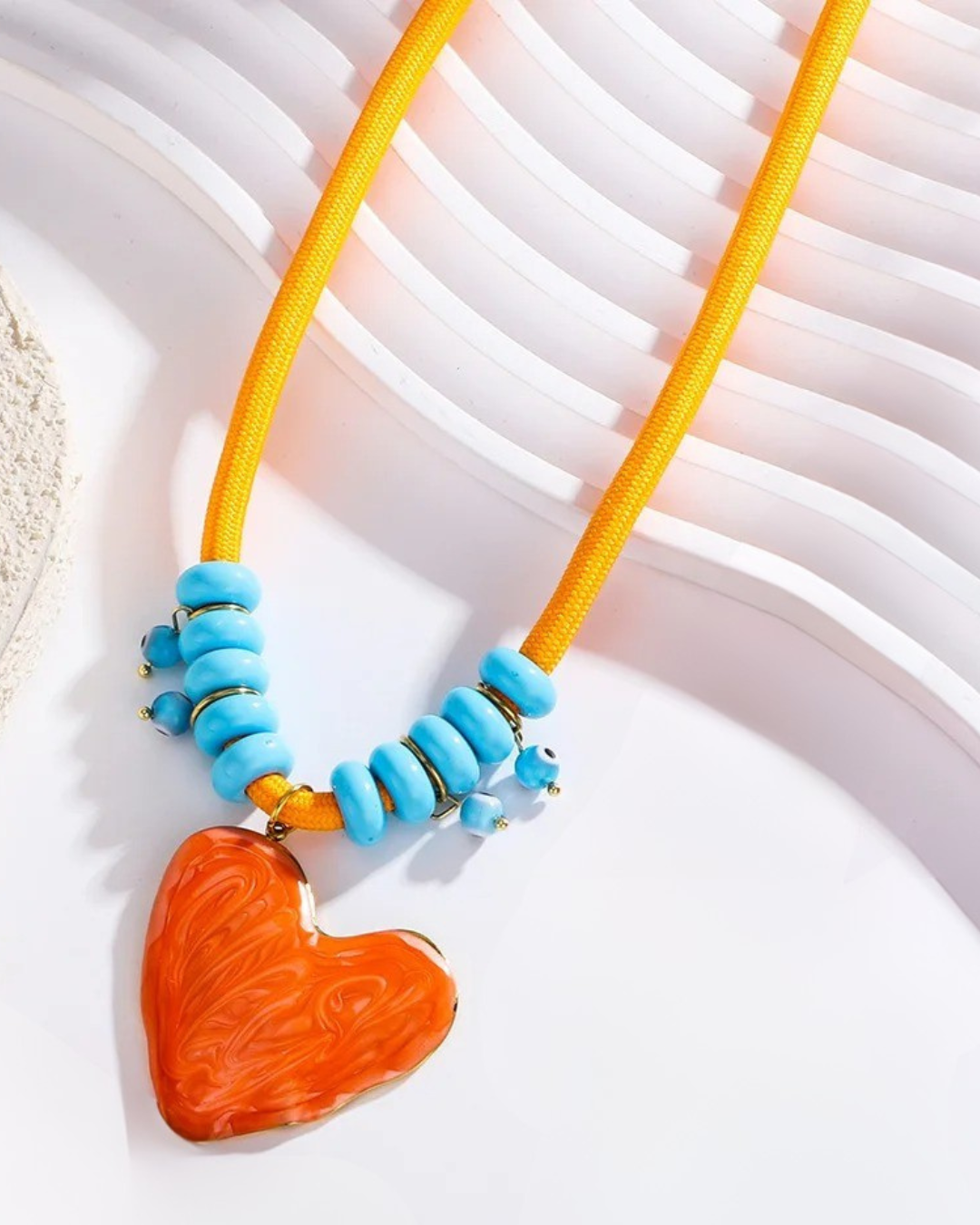Collar Cordón Naranja Cuencas Azules Dije Corazón Naranja