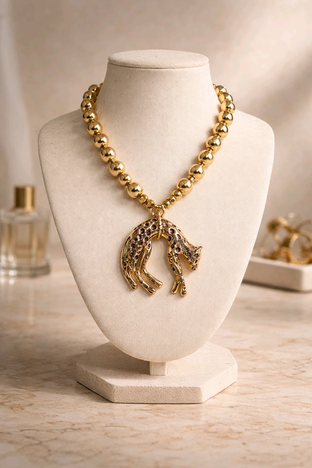 Collar Cuencas Resina Doradas Metalizadas Dije Guepardo Dorado