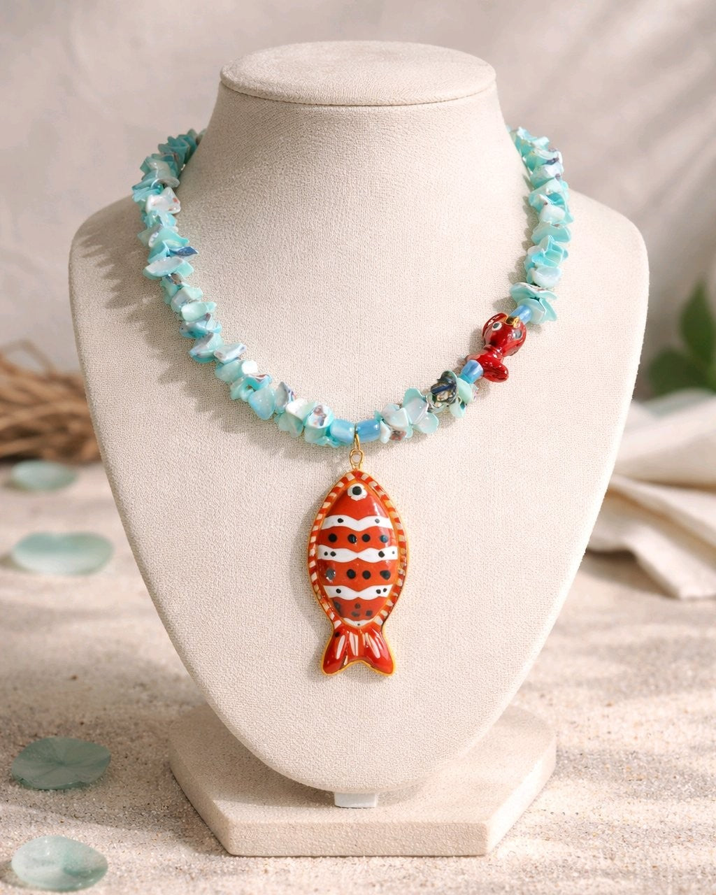 Collar Lajas Turquesa Dije Langosta Roja y Pez Rojo
