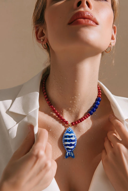 Collar Cuencas Perlas Cristal Roja y Azul Dije Pez Azul