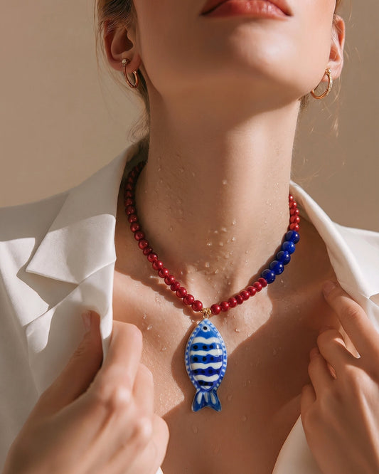 Collar Cuencas Perlas Cristal Roja y Azul Dije Pez Azul