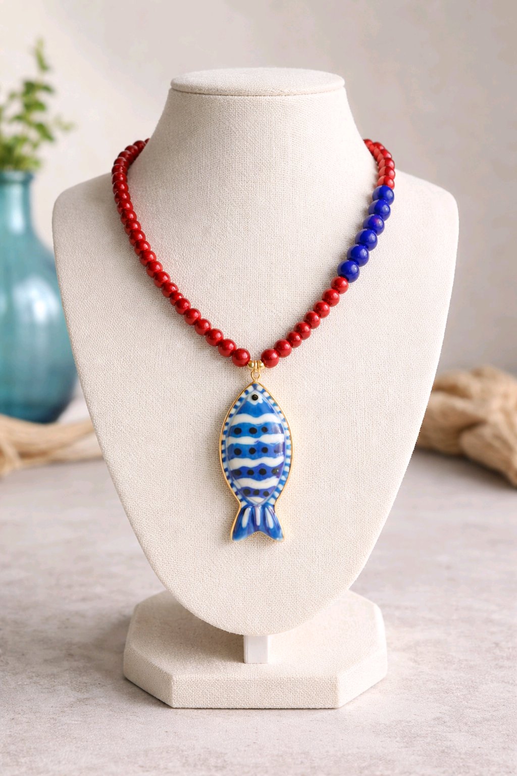 Collar Cuencas Perlas Cristal Roja y Azul Dije Pez Azul