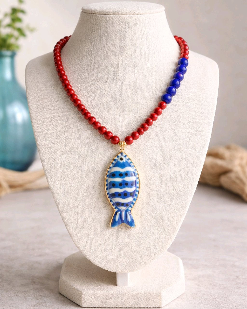 Collar Cuencas Perlas Cristal Roja y Azul Dije Pez Azul