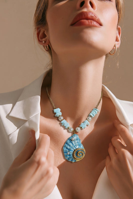Collar Lajas Azules Dije Caracol Azul y Dorado