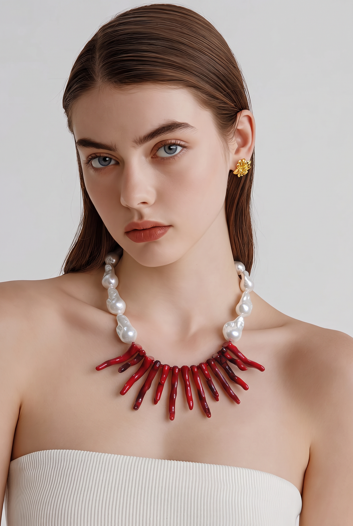 Collar Perla Barroca Blanca y Corales Rojos
