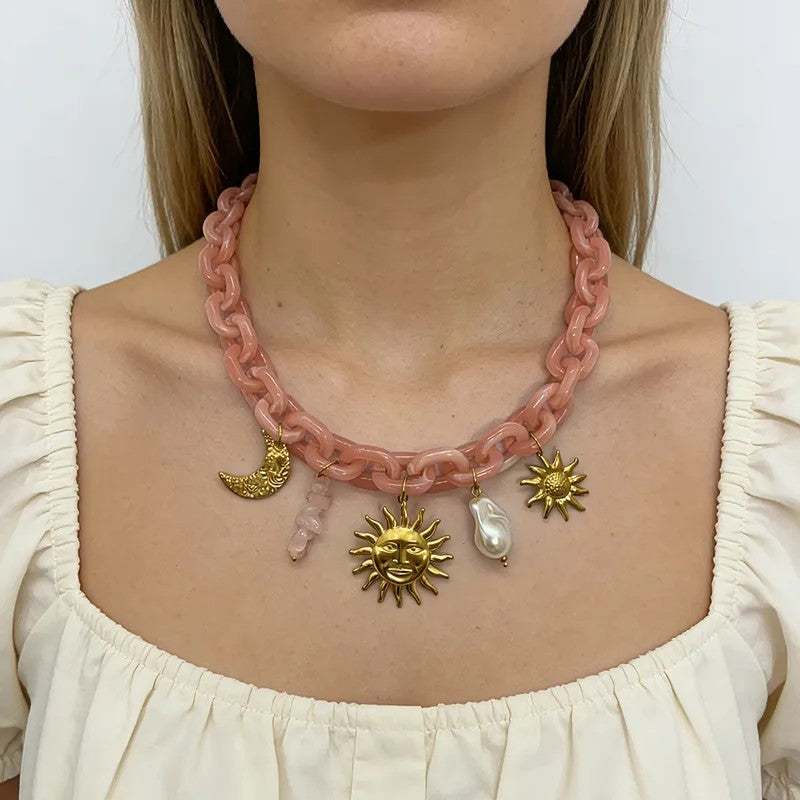 Collar Cadena Rosa Dijes Sol y Luna