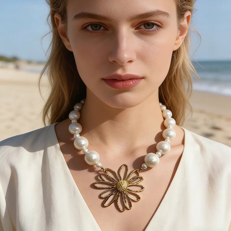 Collar Cuencas Perlas Grandes Dije Margarita Dorada