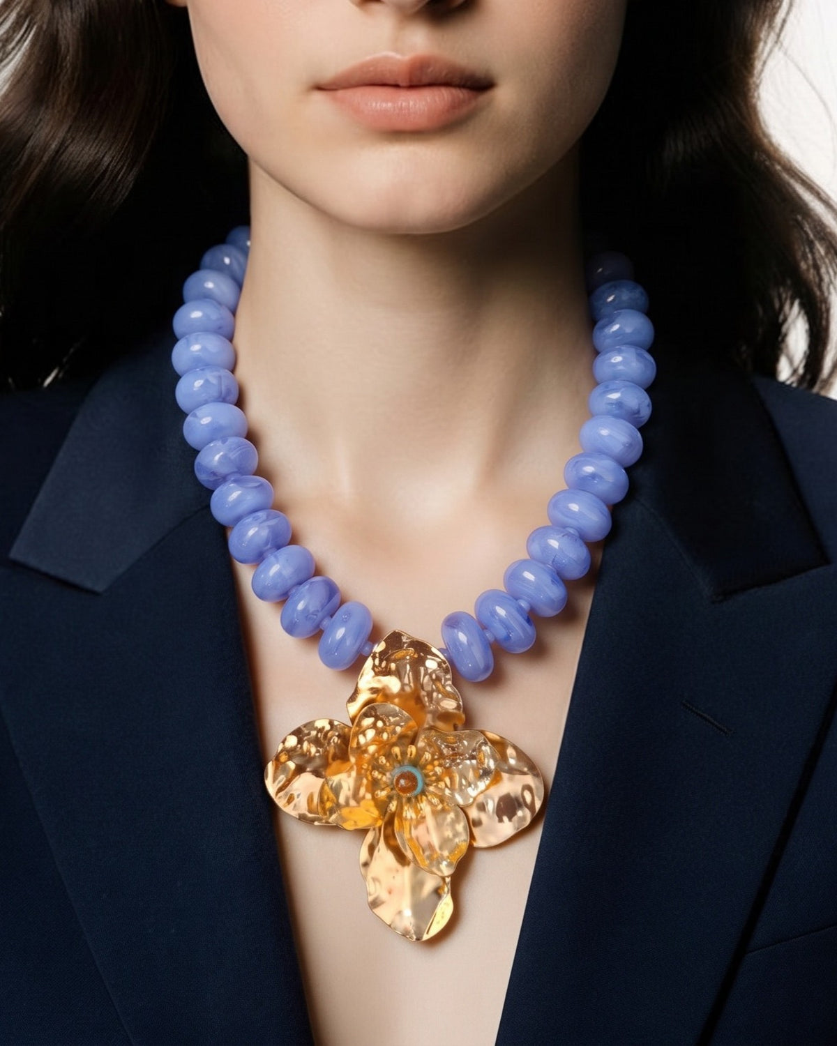 Collar Cuencas Donas Azules Dije Flor Dorada