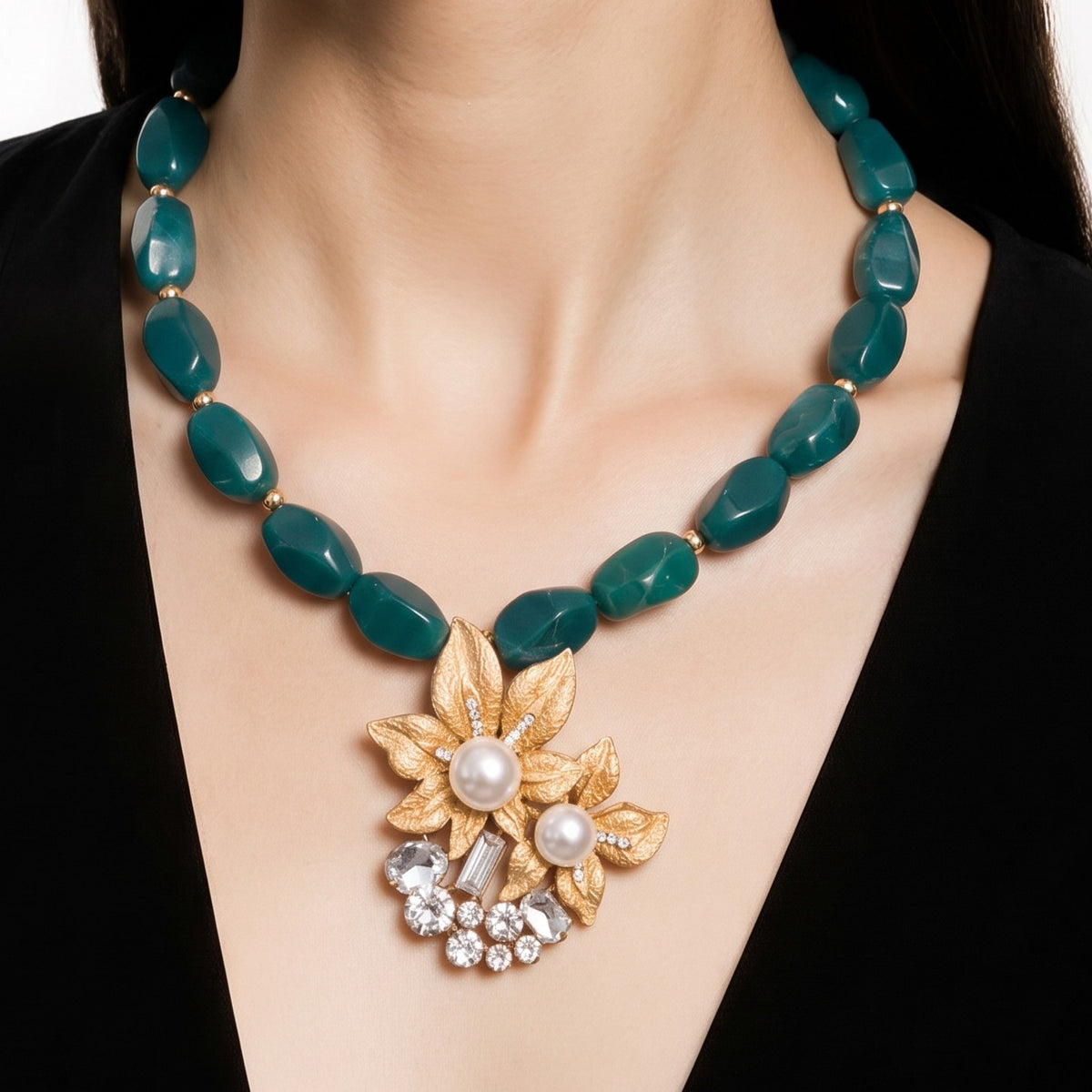 Collar Cuencas Piedras Verdes Dije Flores Doradas