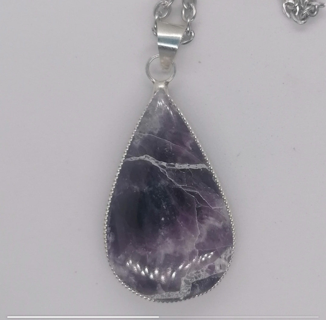 Dije Amatista Chevron Gota