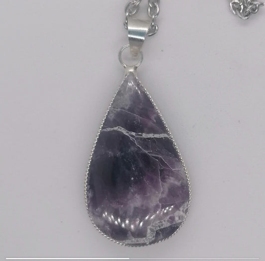 Dije Amatista Chevron Gota