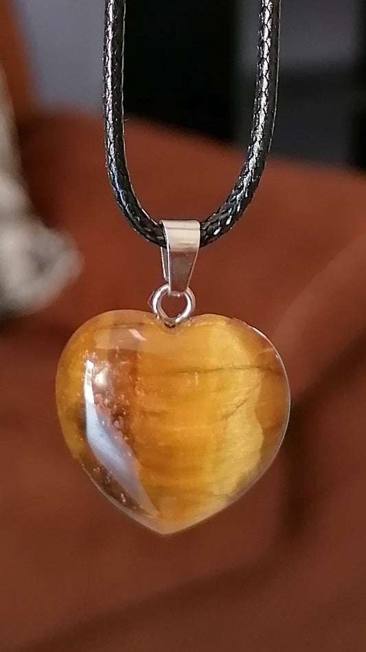 Dije Ojo de Tigre Corazón