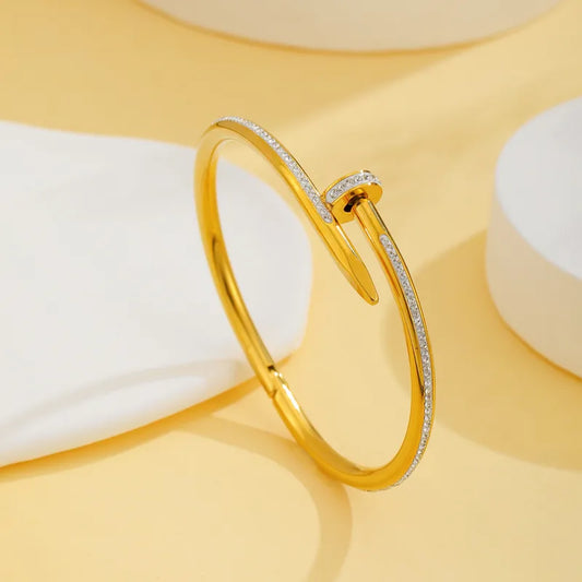 Pulsera Tipo Clavo con Circón Color Oro