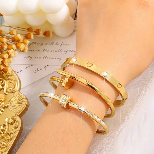 Pulsera Metálica Pulso Dorado Tipo Clavo