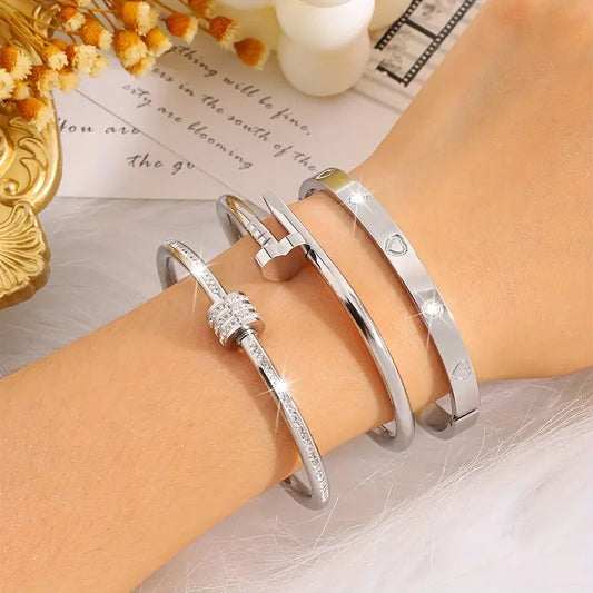 Pulsera Metálica Pulso Plateado Tipo Clavo
