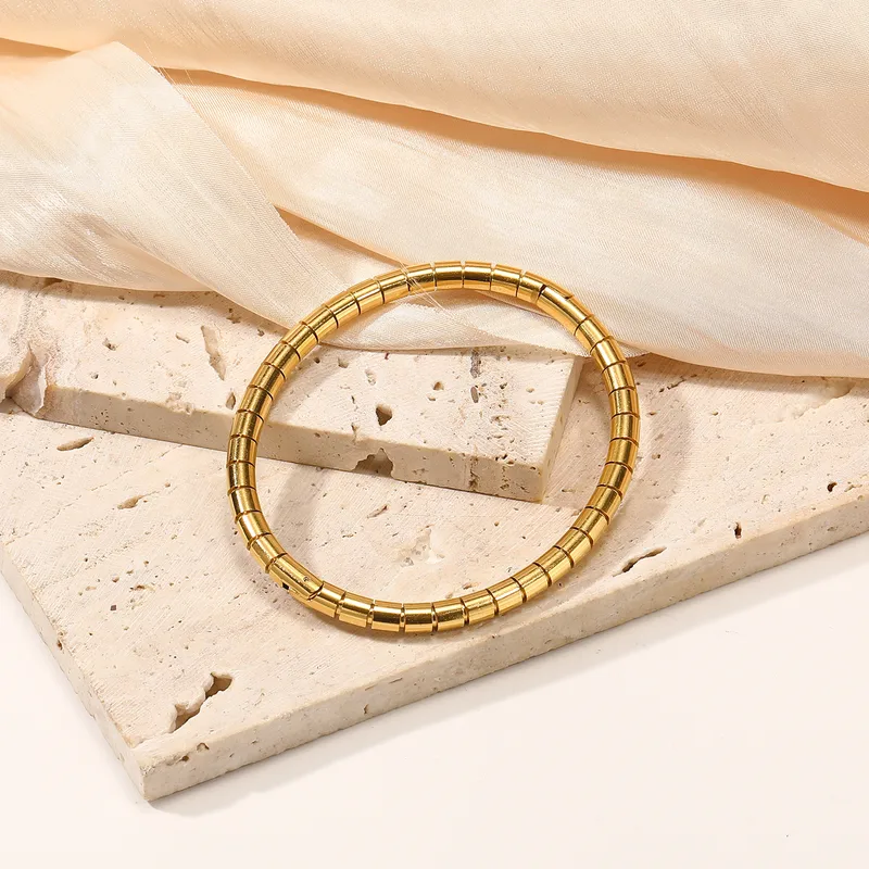 Pulsera Dorada Tipo Pulso Ranurada