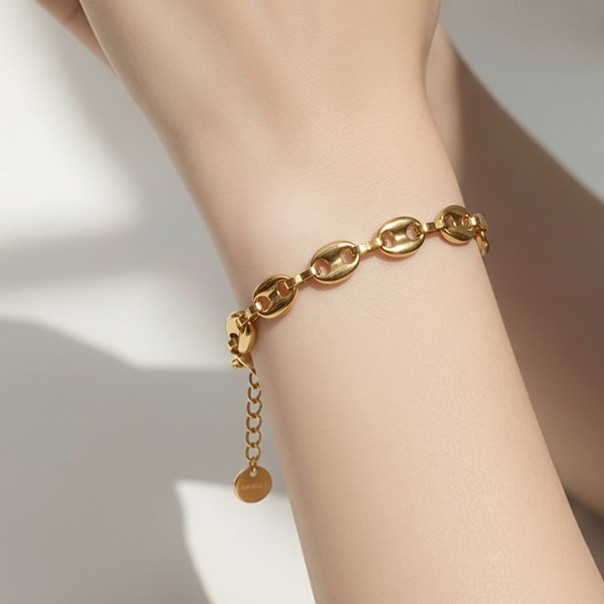 Pulsera Dorada Trompra de Cochino