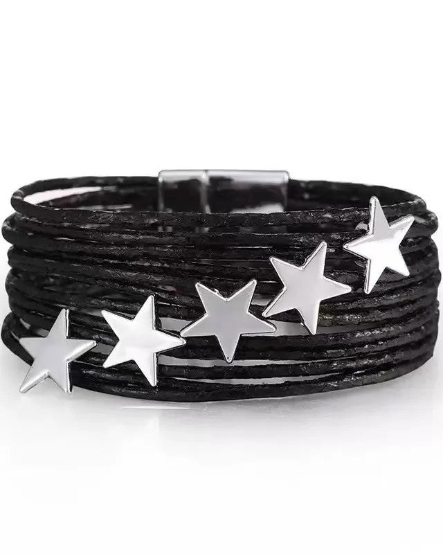 Pulsera Piel Sintética Color Negra Estrellas Plateadas