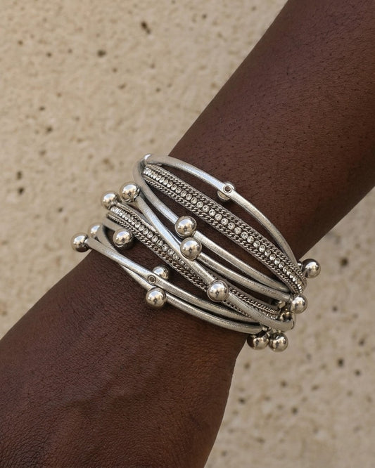 Pulsera Piel Sintética Plateada Perlas